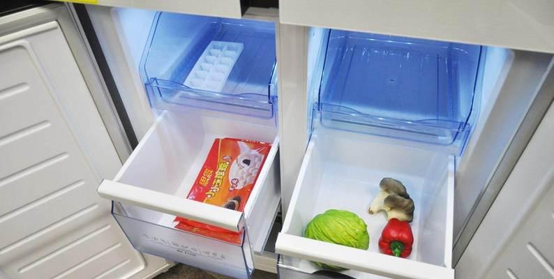 冰箱冷藏室有水的问题解析（探究冰箱冷藏室水滴的来源及解决方法）
