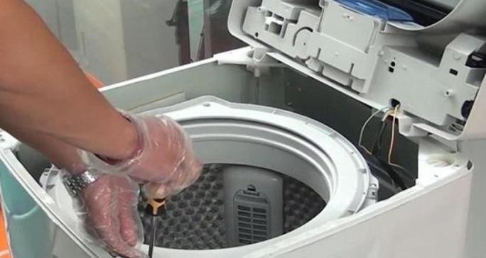 洗衣机洗衣服时的异响问题解析（原因分析与解决方法）