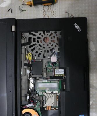 如何进行ThinkPad T530拆机？拆解步骤与注意事项是什么？