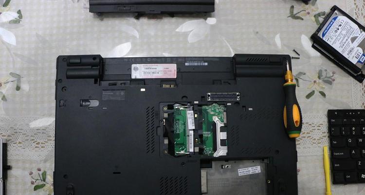 如何进行ThinkPad T530拆机？拆解步骤与注意事项是什么？