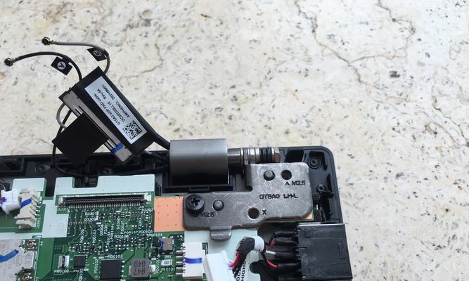 ThinkPad 8拆机教程？如何安全地拆解并检查内部结构？