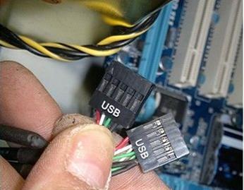 组装电脑接线指南：方向和步骤是什么？