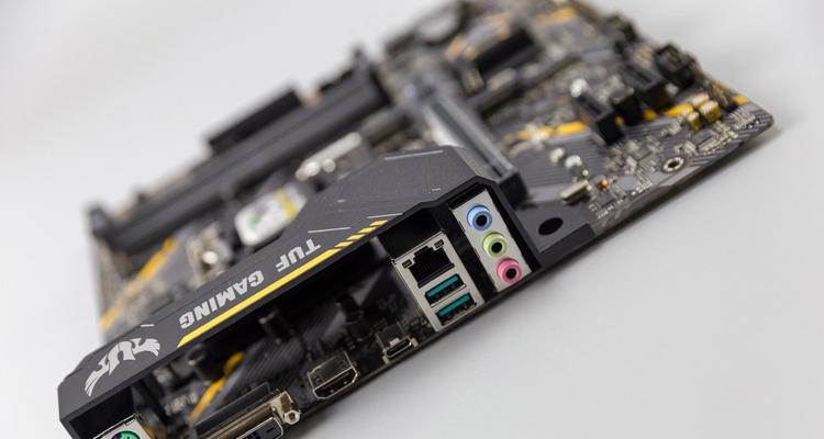 哪款吃鸡主机方案更适合？i59600K与10400对比评测结果如何？