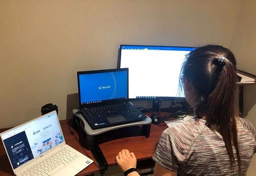 电脑冬天关机时发出滋滋声如何处理？