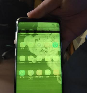 电脑偶尔闪屏自动关机怎么回事？这是什么原因导致的？