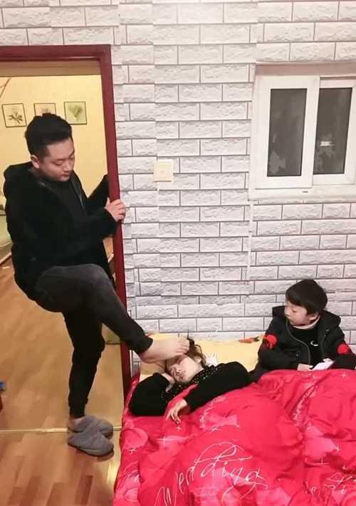 手机放脚上拍照会有影响吗？
