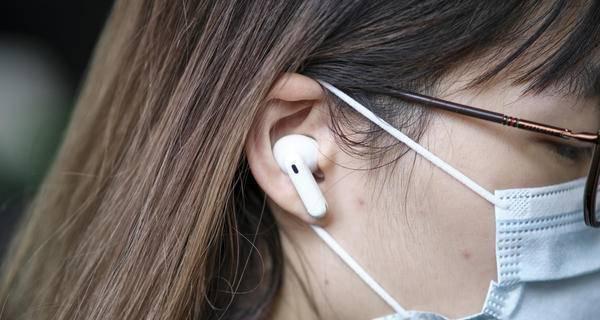 电脑接耳机声音沉闷如何解决？提升音质的方法有哪些？