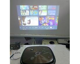 投影仪出现白点是什么原因？