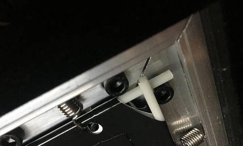 投影仪黑色边框幕布如何设置？设置过程中应注意什么？