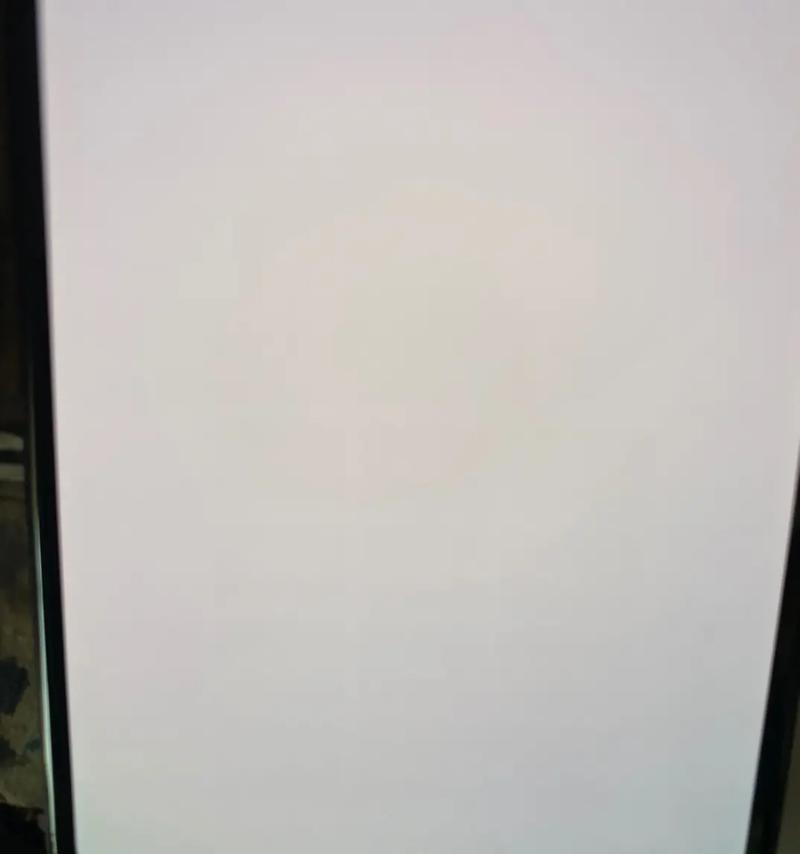 苹果手机拍照出现小瑕疵的原因是什么？