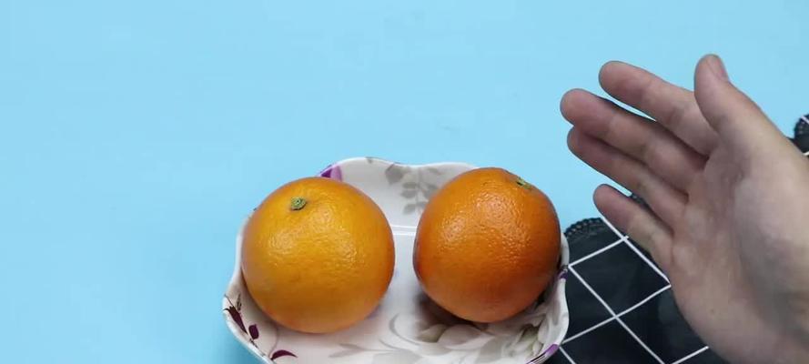 果汁撒到笔记本电脑上会发生什么？如何处理？