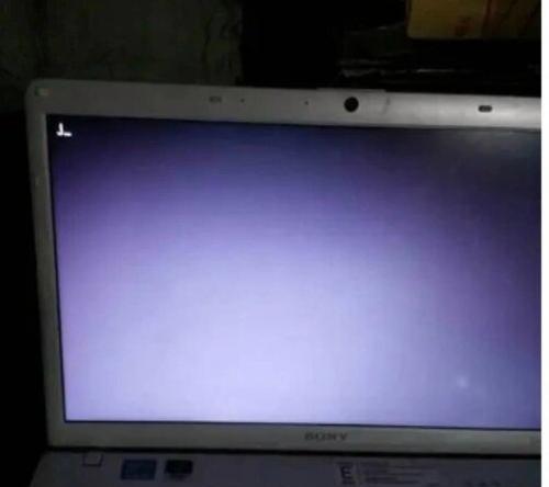 电脑操作一半就黑屏了怎么回事？可能是哪些硬件问题导致的？