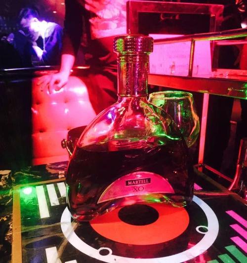 在夜店如何使用苹果手机摄像头拍照？效果如何？