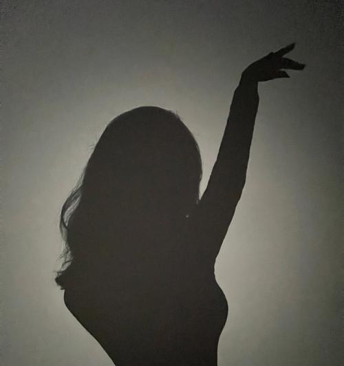 手机电筒拍照时如何设置影子效果？