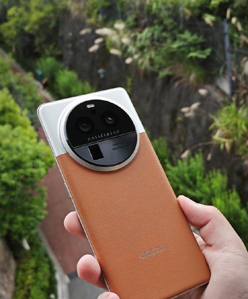 带有大圆环和4个摄像头的手机是什么型号？特点是什么？