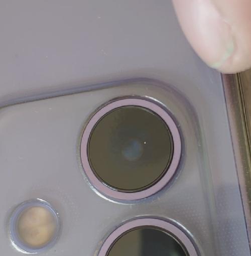 苹果手机摄像头出现彩点的原因是什么？