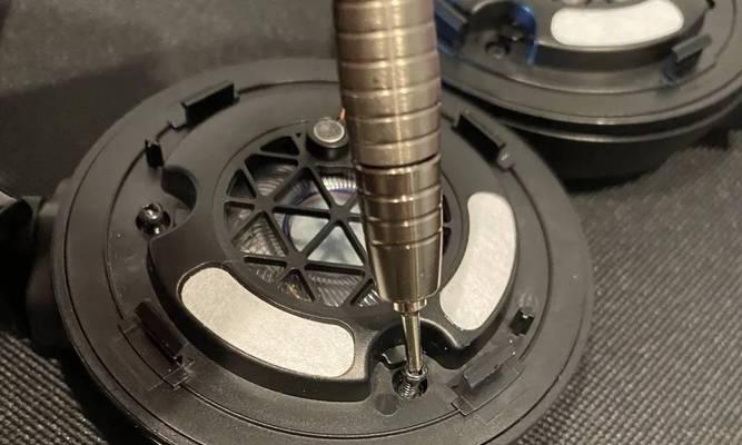 耳机充电器电池更换步骤是什么？