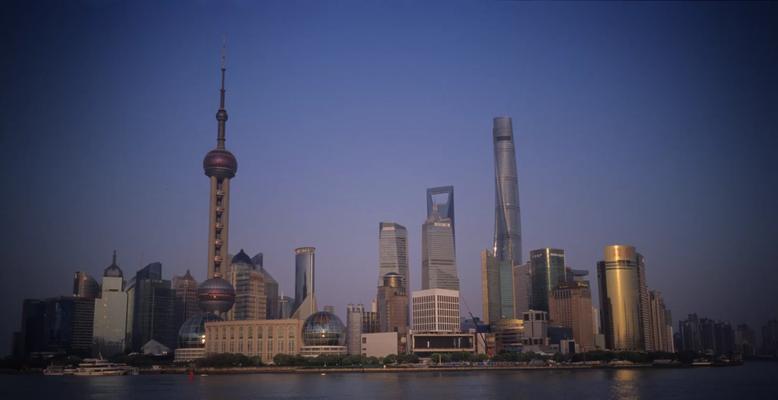 拍摄建筑物时应该选择哪种相机镜头？