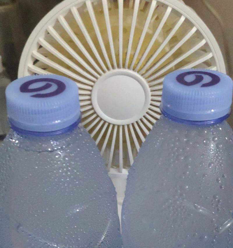 在电风扇上放冰水会有什么效果？