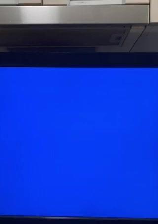 长虹电视出现单边蓝屏是什么原因？如何解决？
