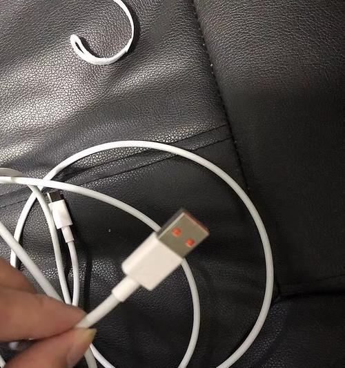 黑色usb接口充电器有何特别之处？如何选择合适的充电器？