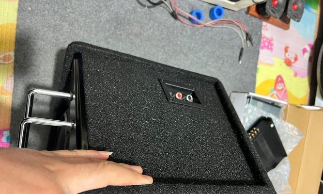 捷力低音炮采用的材质是什么？