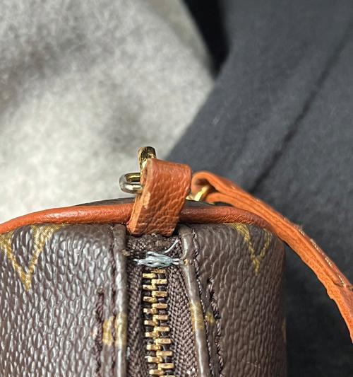 苹果手机的拉链怎么打开？遇到拉不开的情况怎么办？