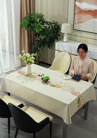电脑桌布选择与搭配指南？
