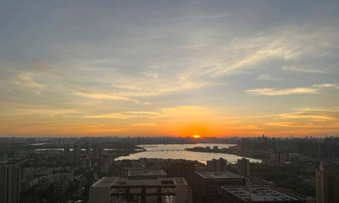 楼顶拍摄技巧有哪些？单反相机设置应如何调整？