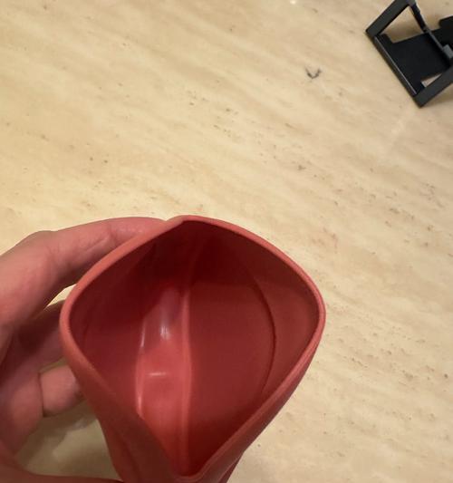 椭圆形蓝牙耳机收纳盒有何特别之处？